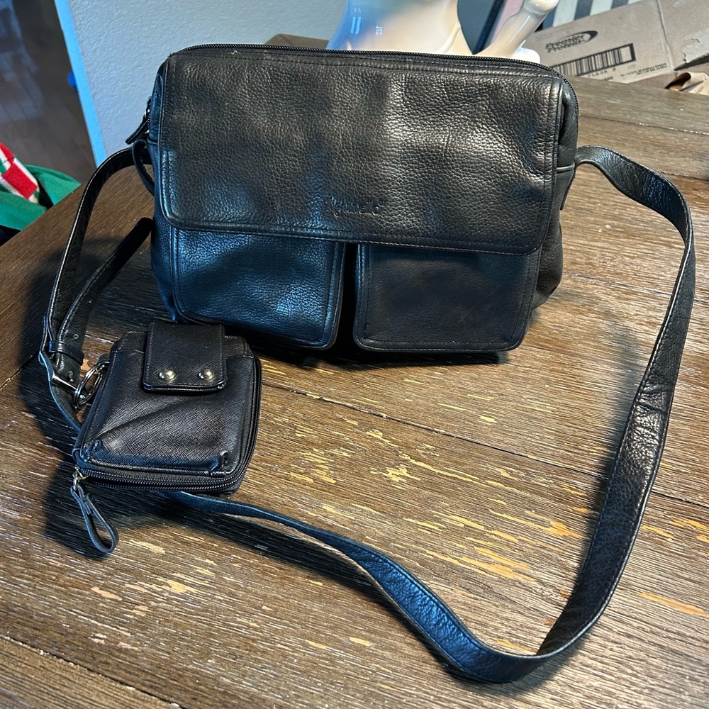 Tignanello genuine leather multi pocket crossbody 12x9